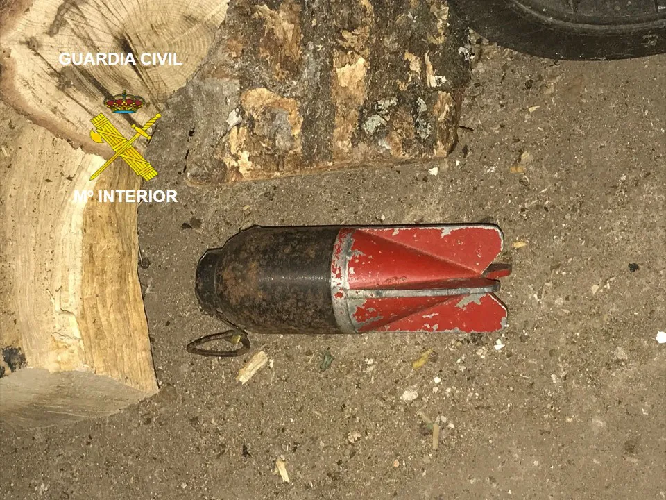 Sucesos Burgos: La Guardia Civil destruye una granada de mortero localizada en una vivienda
