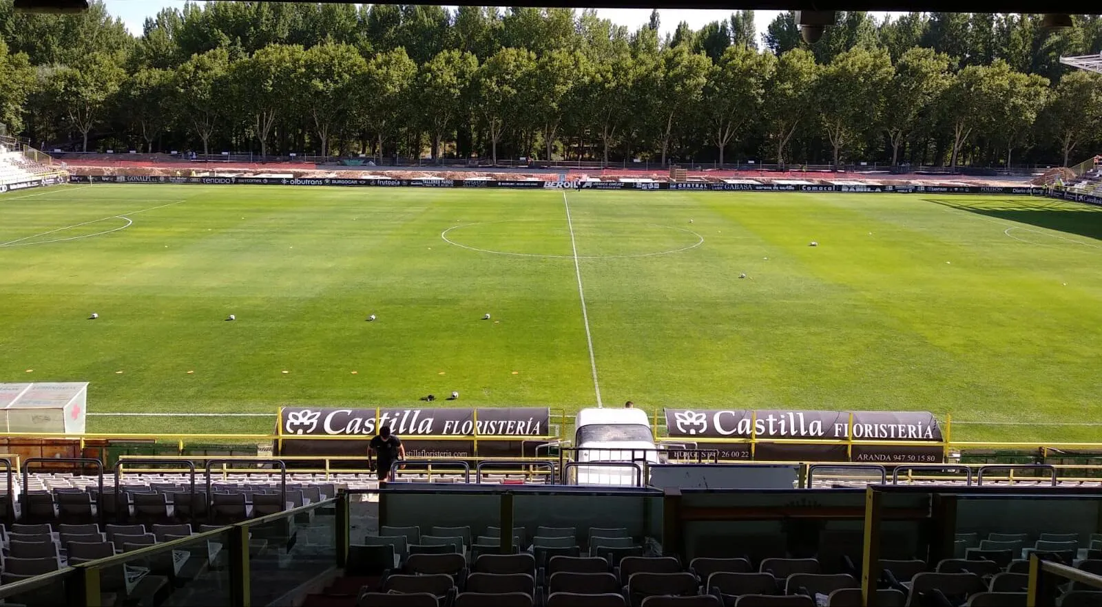Fútbol Burgos: El Burgos CF empata frente al Adarve en un partido que mereció más