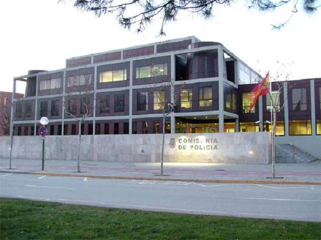 Sucesos Burgos: Arrestan a un hombre tras agredir a una camarera y ocasionar daños en varios turismos