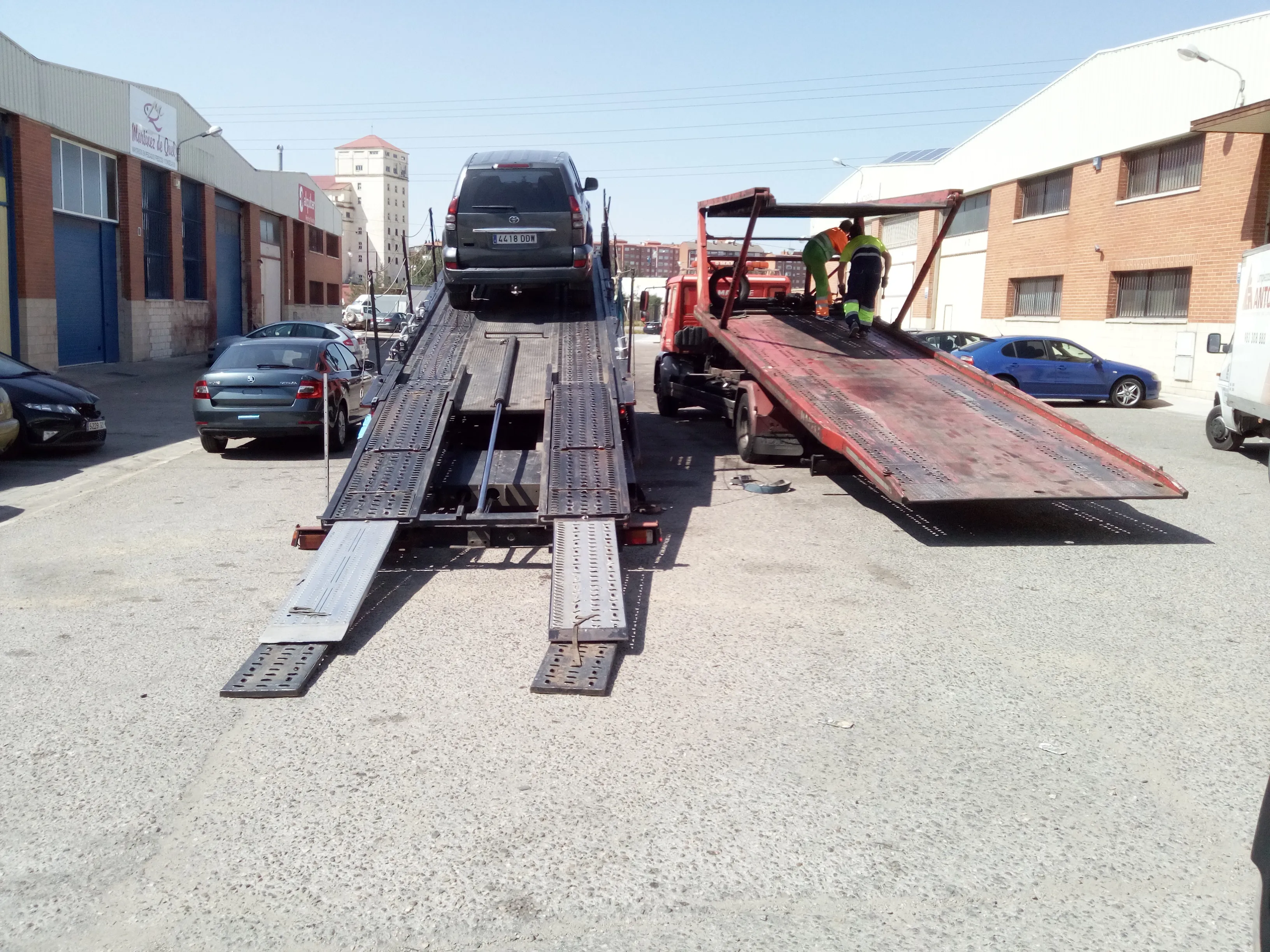Foto denuncia Burgos: Imposible circular y suciedad en el Poligono Gamonal