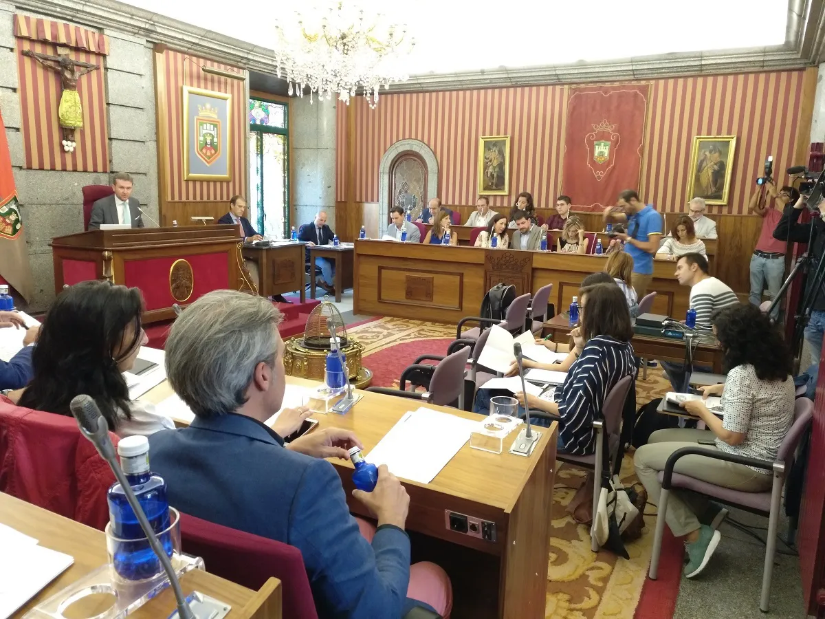 Actualidad Burgos: El Pleno aprueba acondicionar La Milanera para trasladar las barracas de forma provisional