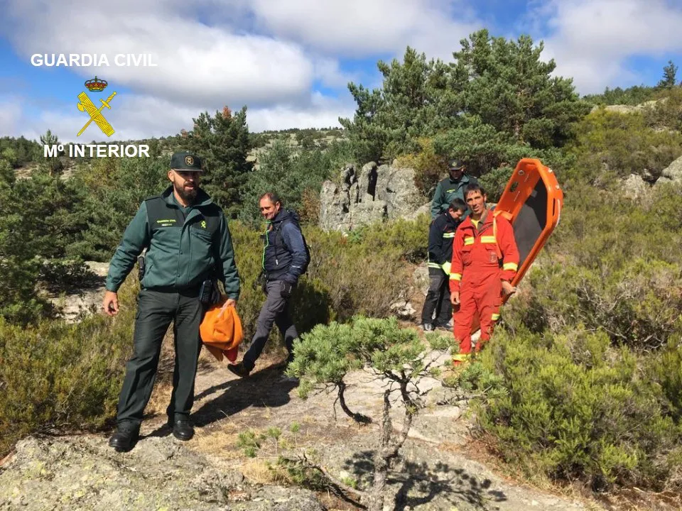 Sucesos Burgos: La Guardia Civil rescata a una senderista herida en las Lagunas de Neila