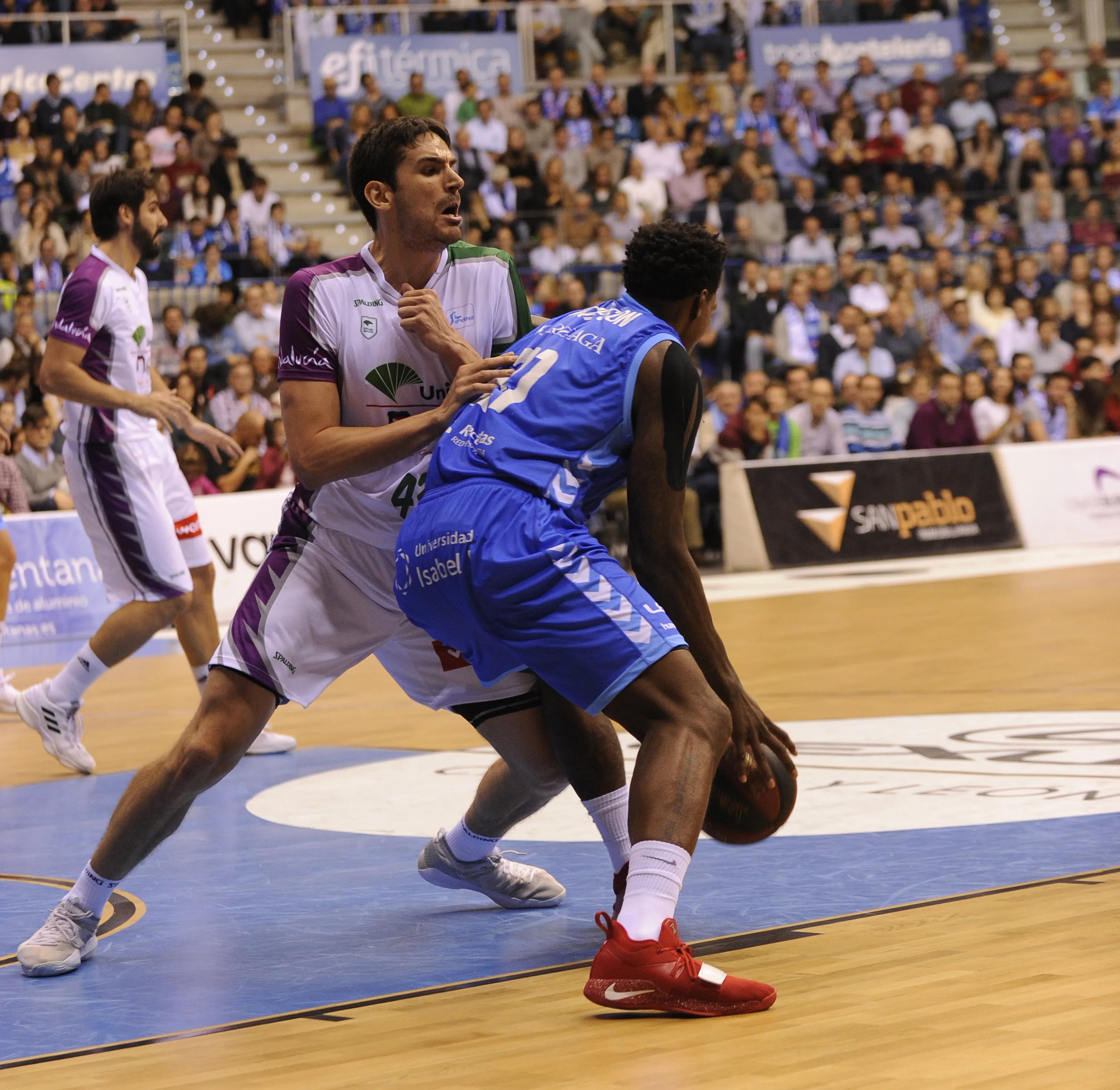 Deportes Burgos: Un San Pablo Burgos enorme doblega al poderoso Unicaja (88-79)