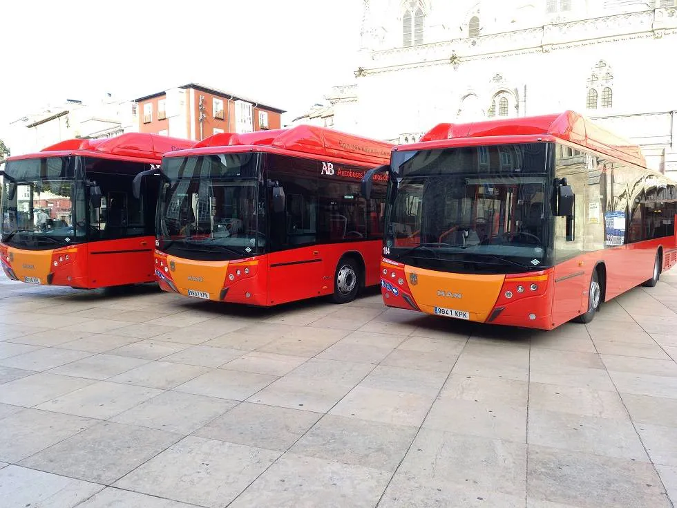 Actualidad Burgos: La renovación de la flota de autobuses urbanos llegará al 80% al final de la legislatura