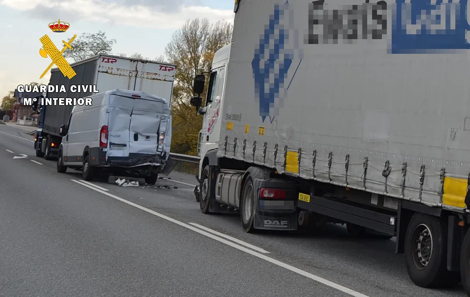 Sucesos Burgos: Investigan a un conductor por alcoholemia positiva tras sufrir un accidente de circulación con víctimas