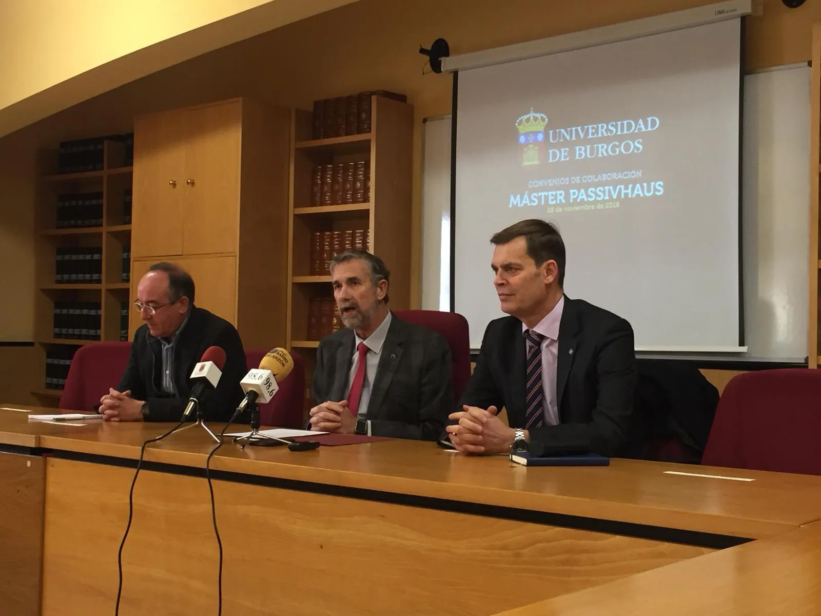 Universidad Burgos: La Universidad de Burgos firma un convenio para el Máster Passivhaus