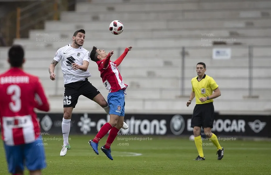 Deportes Burgos: El Burgos CF logra un empate insuficiente ante el Navalcarnero (0-0)