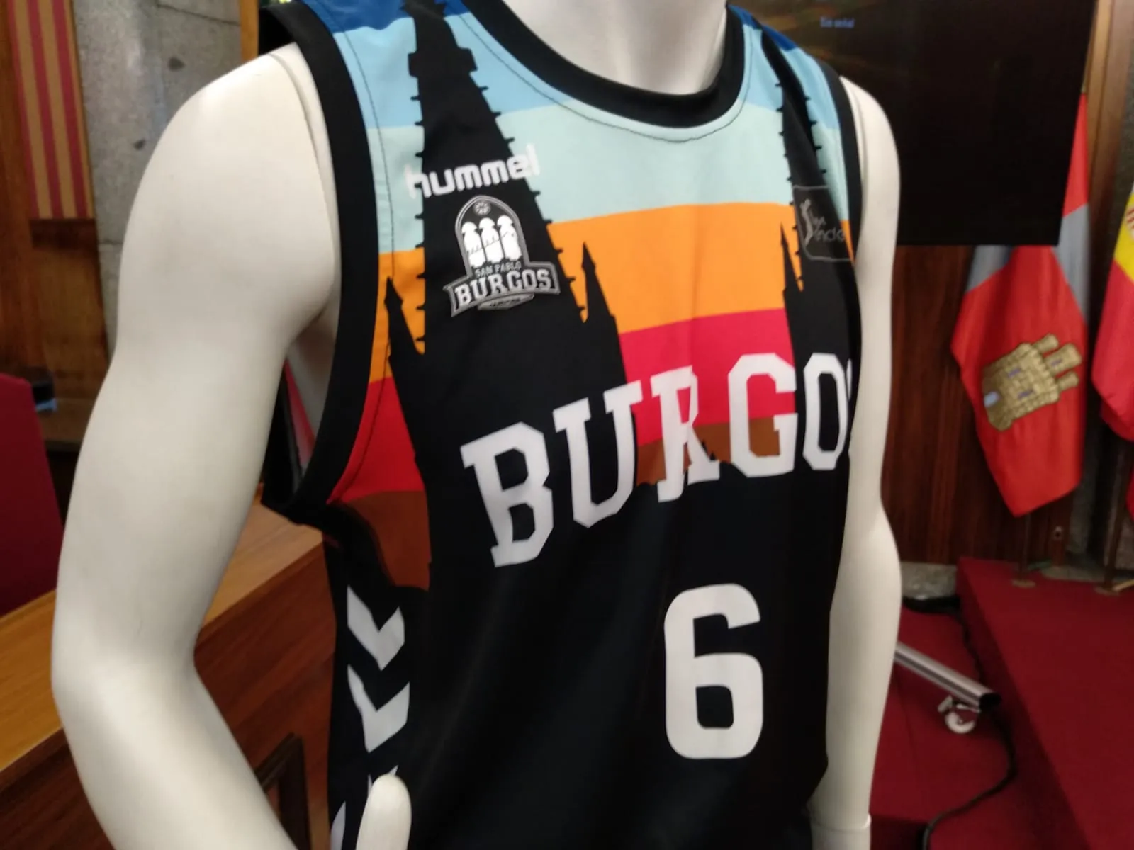 Baloncesto Burgos: El San Pablo homenajea a la ciudad en su tercera equipación