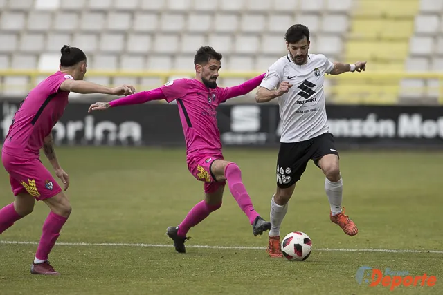 Fútbol Burgos: El Burgos CF gana al líder, la Ponferradina en un gran partido (2-0)