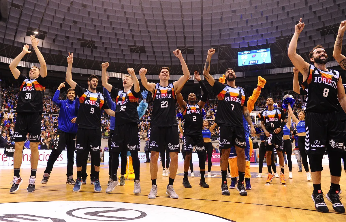 Deportes Burgos: El San Pablo Burgos vuelve a sonreír a costa de Guipúzcoa (96-73)