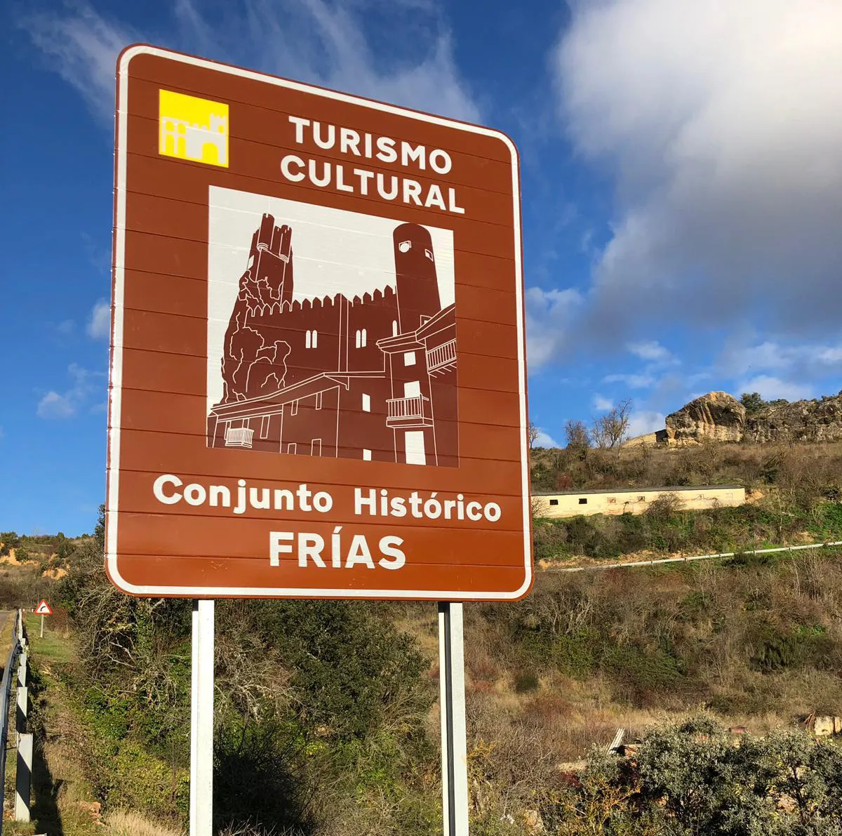 Provincia Burgos: Burgos estrena 135 nuevas señales para mejorar la señalización turística de la provincia