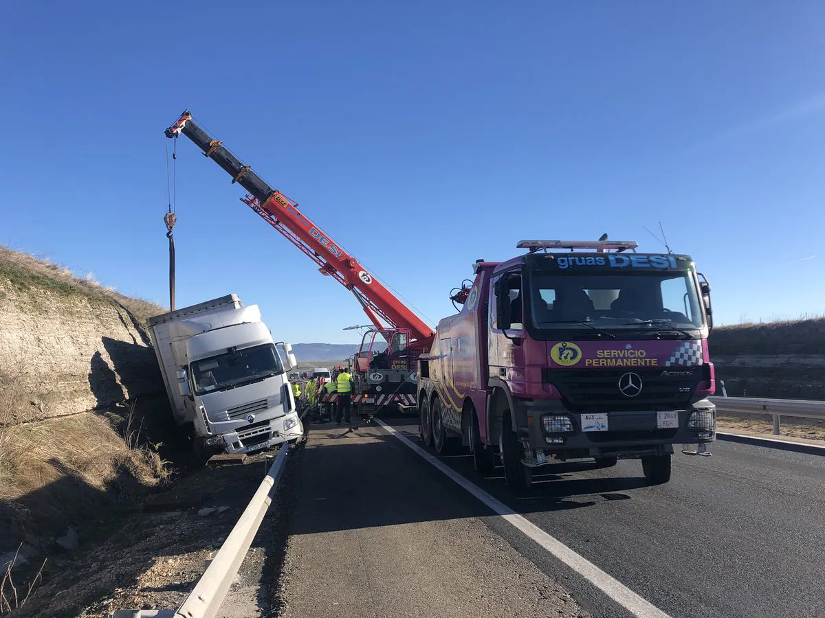 Sucesos Burgos: Espectacular accidente en la AP-1 con dos camiones implicados