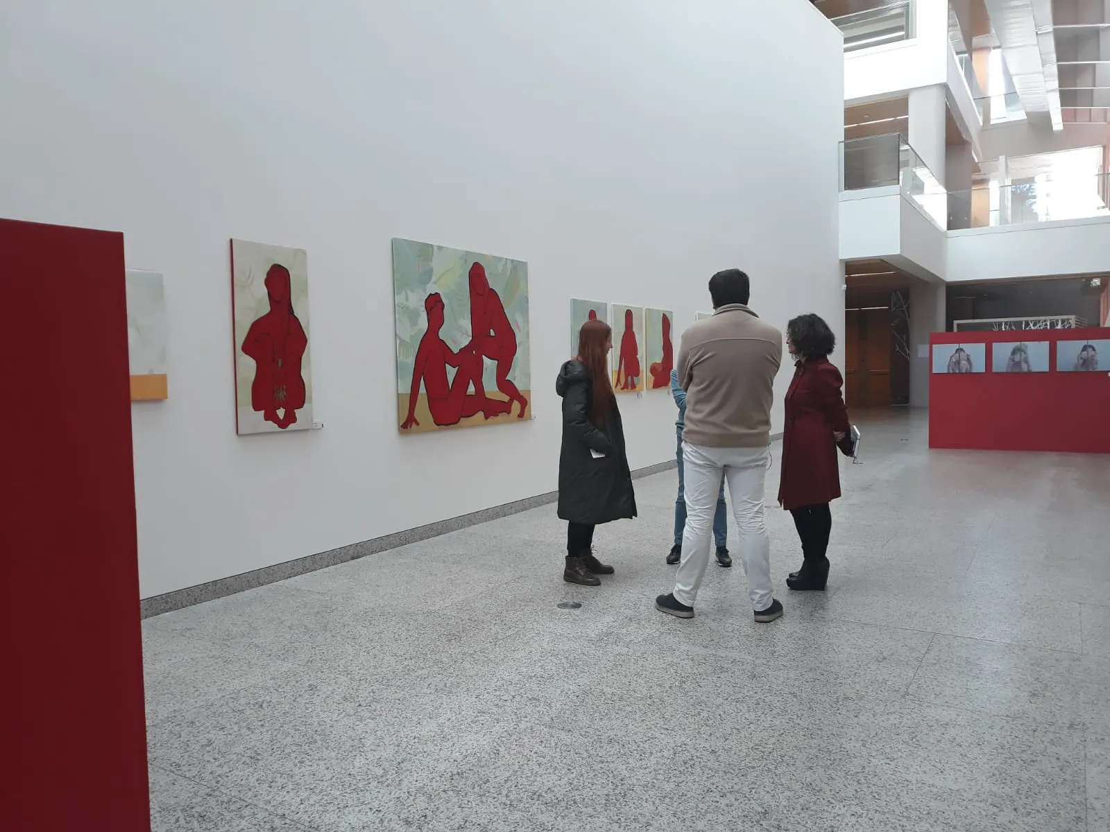 Cultura Burgos: Línea y figura, una exposición artística que te obliga a detenerte en ella
