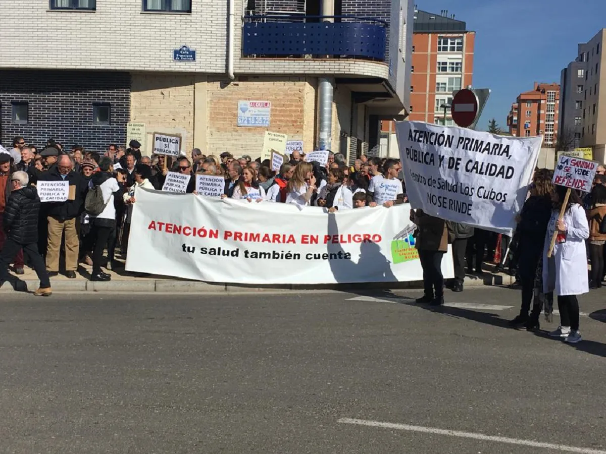 Sanidad Burgos: 400 personas se manifiestan en Defensa de la Atención Primaria