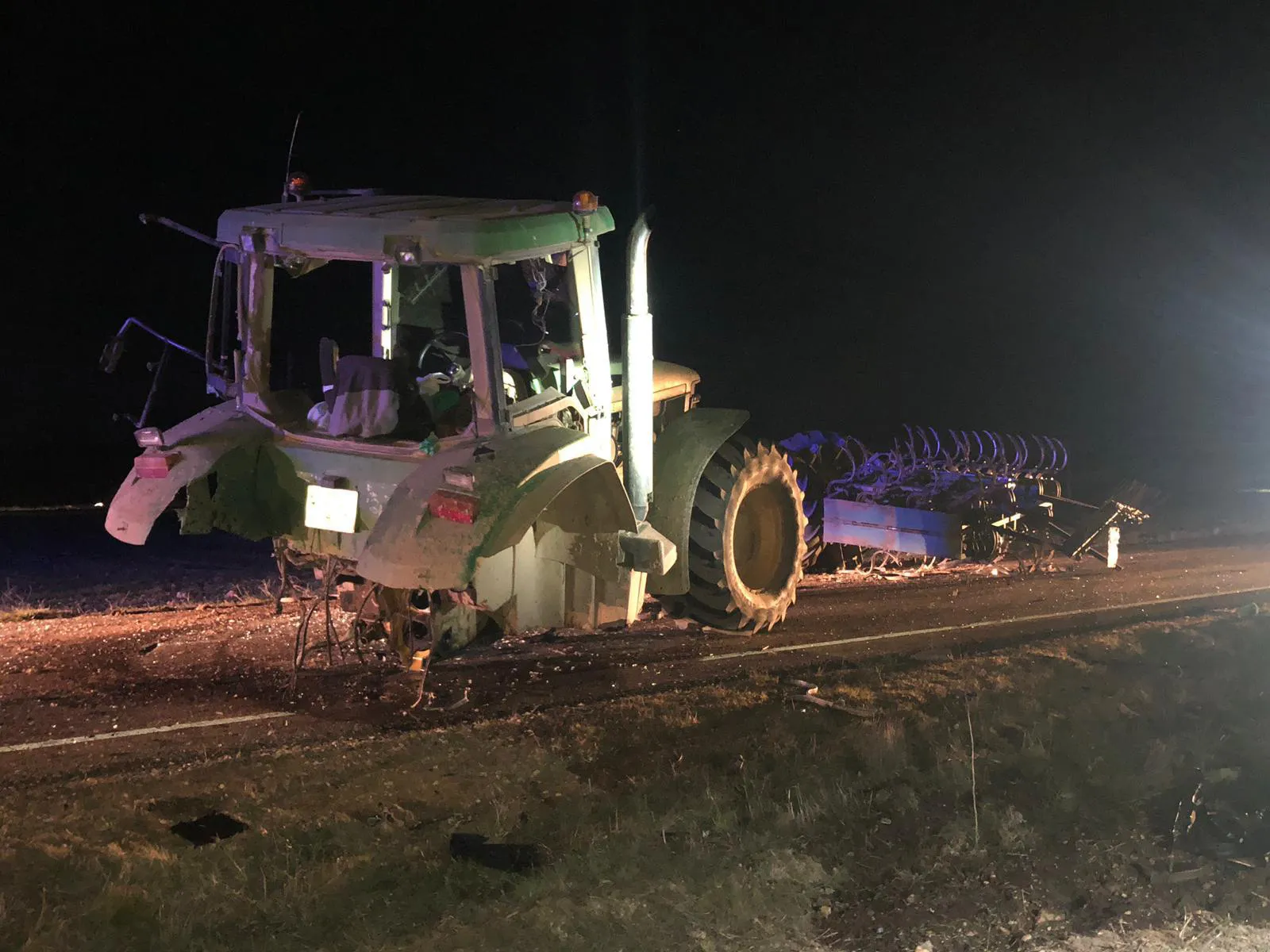 Sucesos Burgos: Aparatoso accidente entre un tractor y un coche en Quintanilla del Agua