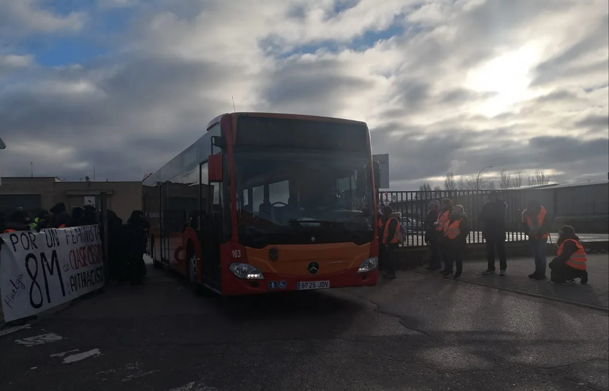 Actualidad Burgos: Permiten la salida del autobús de los Servicios Especiales