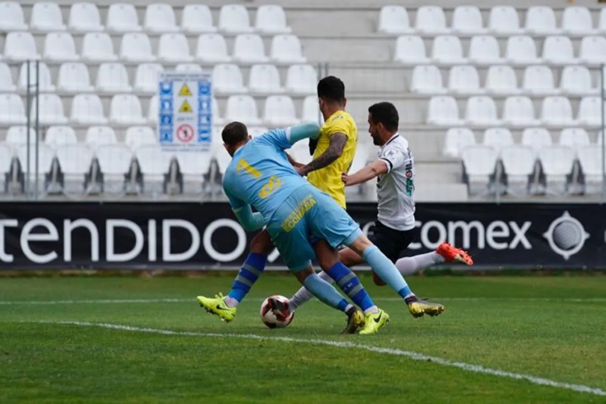 Fútbol Burgos: Contundente victoria del Burgos CF frente a las Palmas B (3-0)