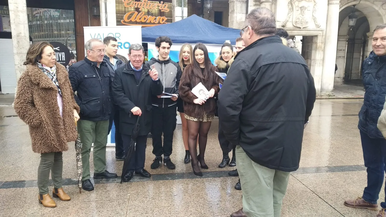 Provincia Burgos: El Partido Popular ha salido a la calle para mantener encuentros con la ciudadanía en la provincia de Burgos