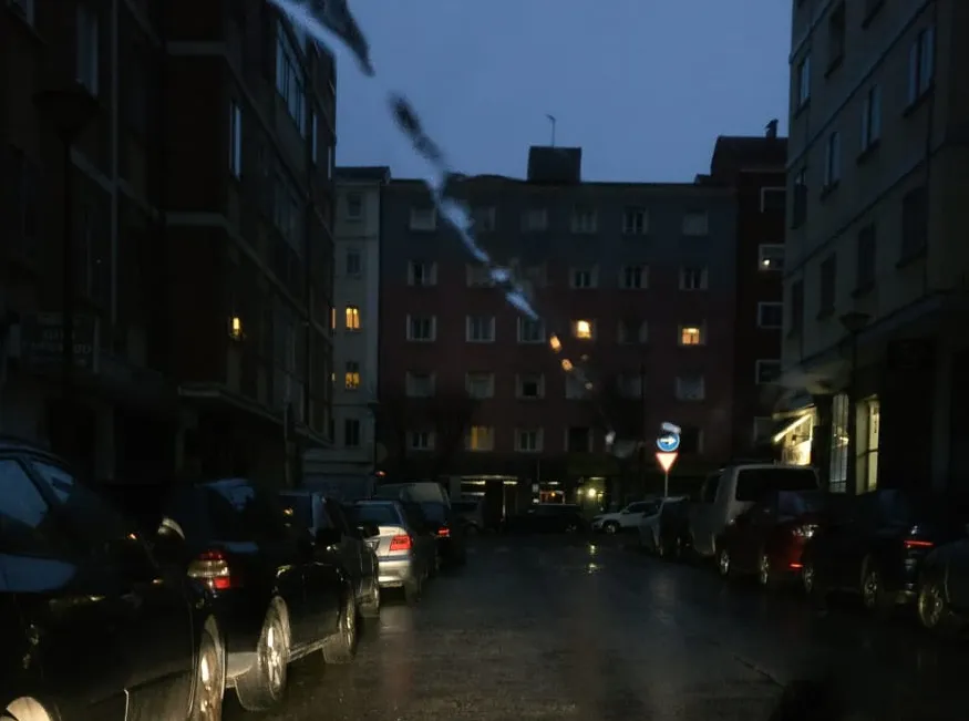 Foto denuncia Burgos: Las farolas se encienden demasiado tarde