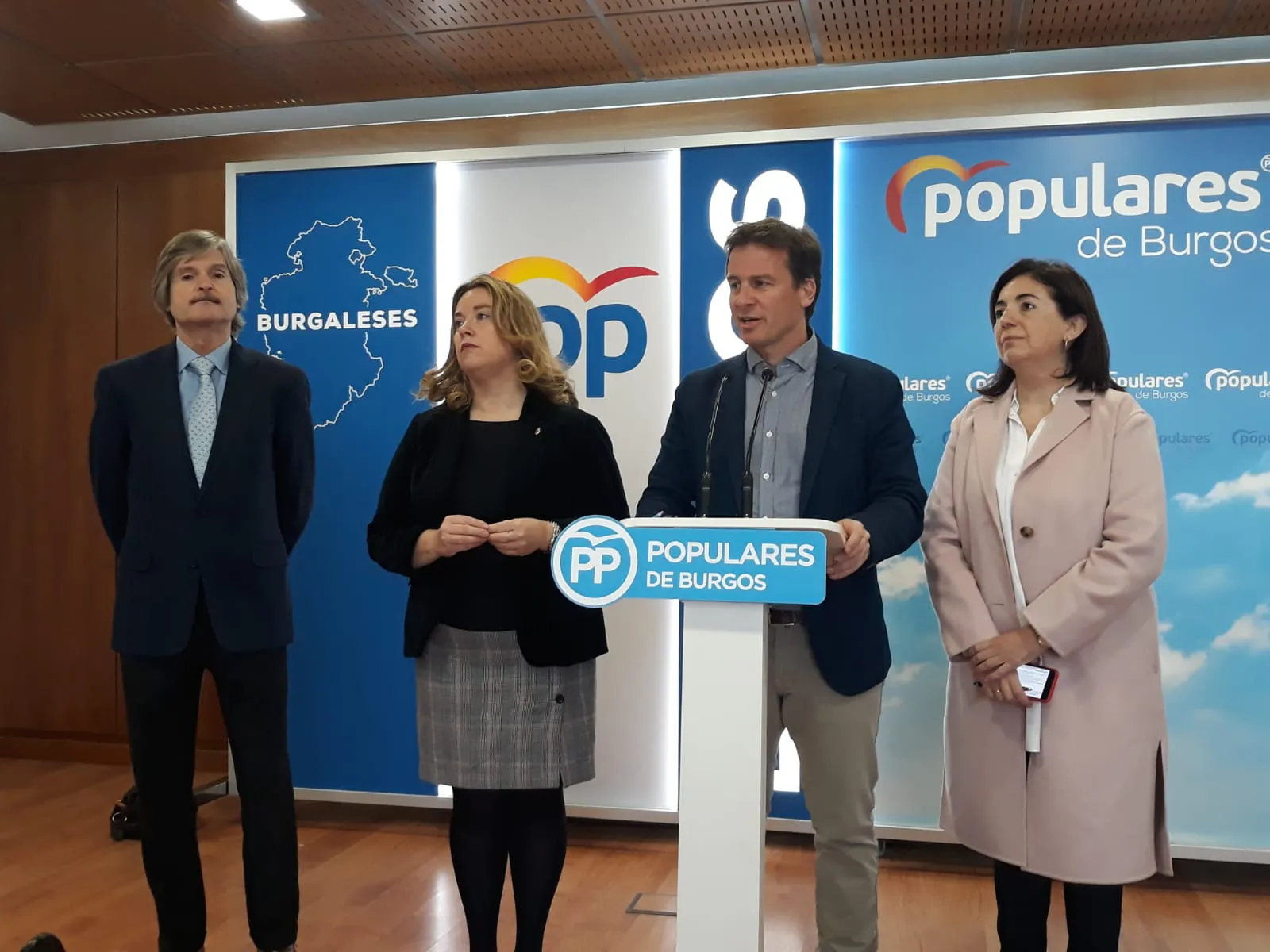 Política Burgos: Pablo Casado y José María Aznar llegan a Burgos con motivo de la campaña electoral popular