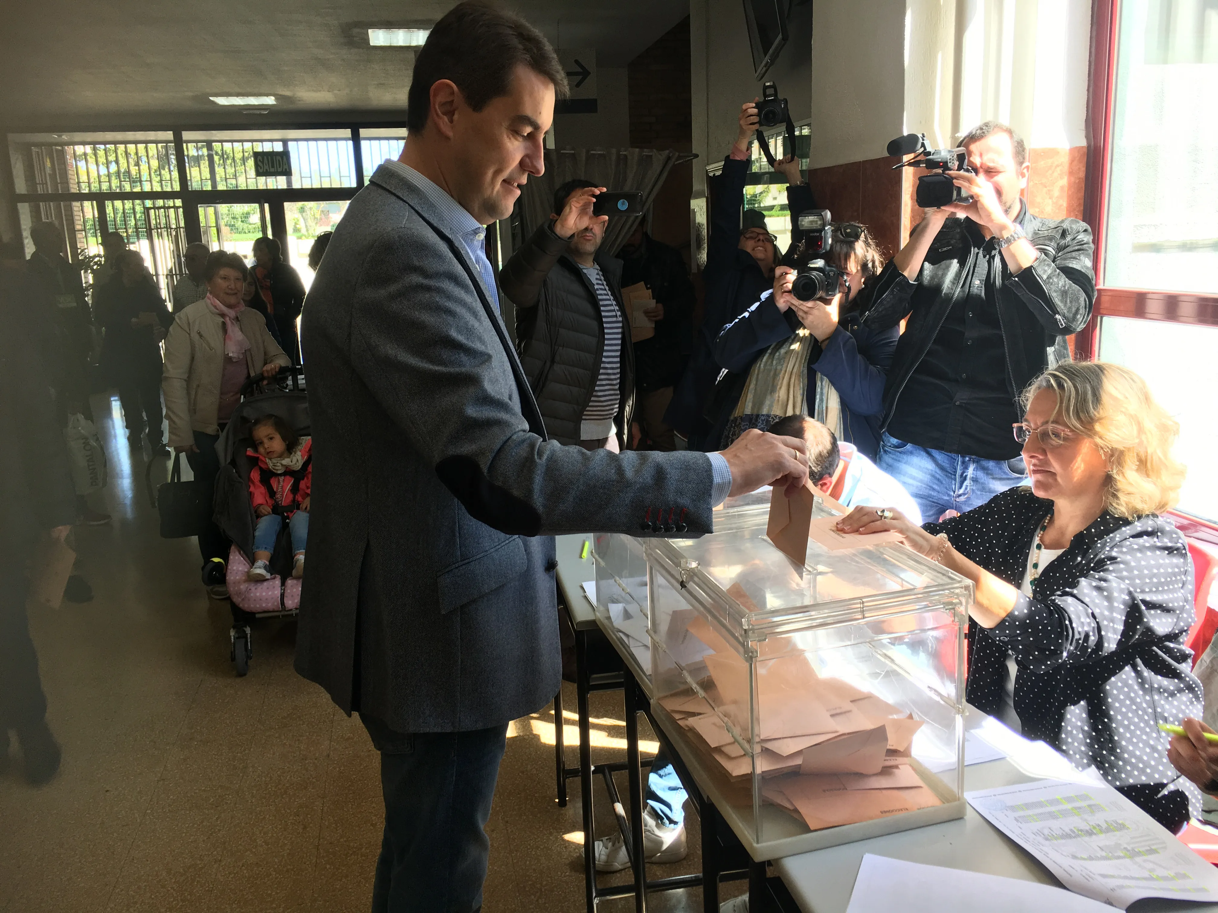 Política Burgos: Los candidatos acuden a las urnas