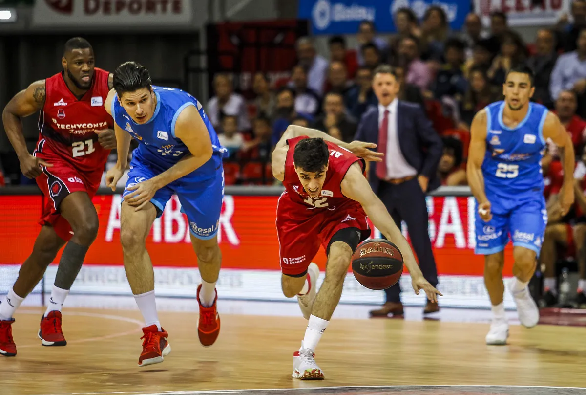 Deportes Burgos: El San Pablo Burgos pide disculpas por los incidentes ante Zaragoza y reclama respeto a los árbitros