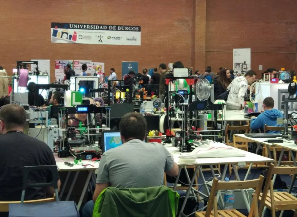 Actualidad Burgos: La Universidad de Burgos acoge su segunda 3D Printer Party 72 horas non-stop del 17 al 19 de mayo