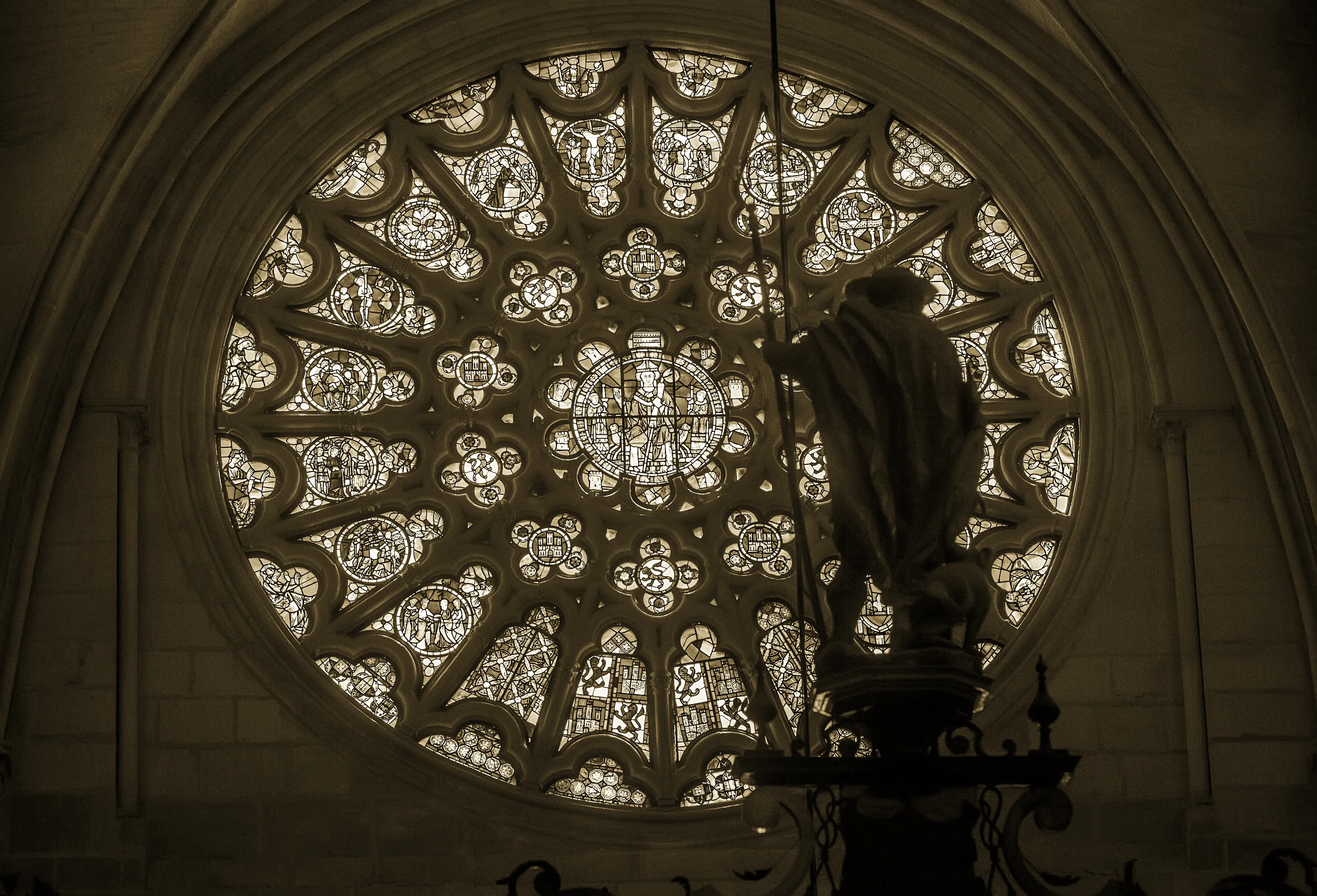 Historia Burgos: Las vidrieras de la catedral