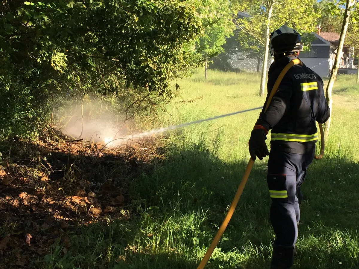 Sucesos Burgos: La quema intencionada de pelusas causan varios incendios en Burgos