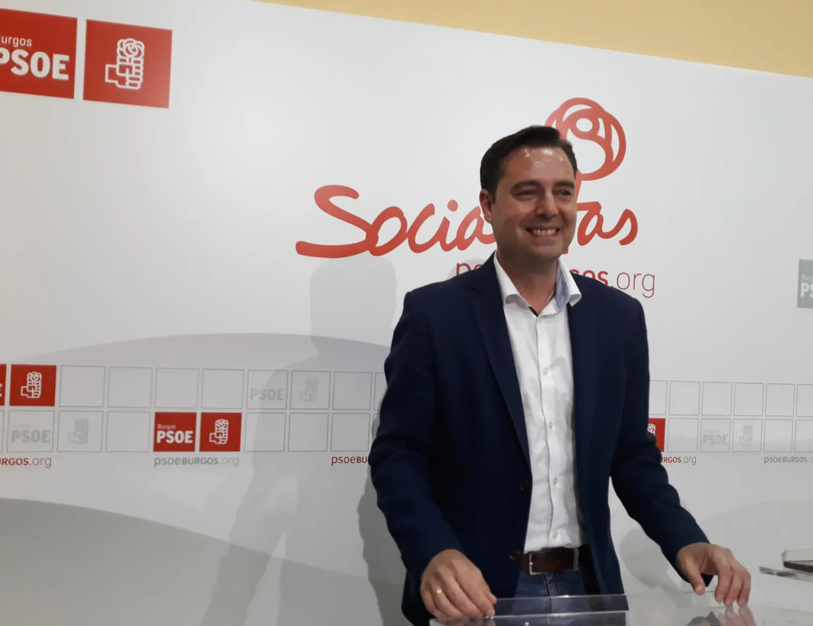 El vicesecretario nacional del PP anuncia una moción de censura a De la Rosa