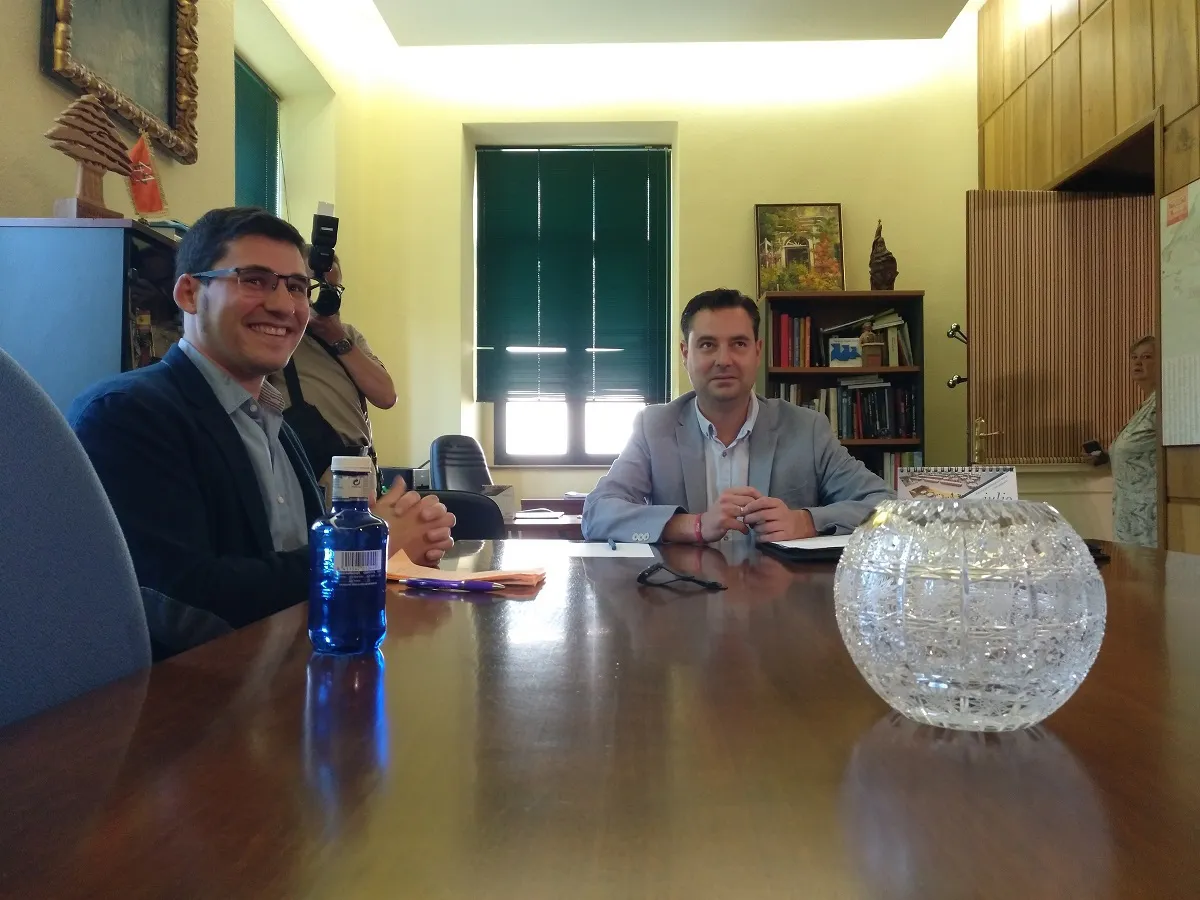 Salinero se presenta ante De la Rosa como la garantía del cambio en la ciudad