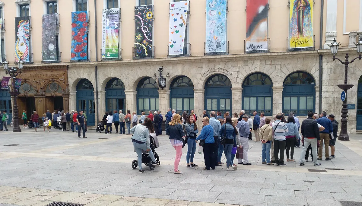 Comienza el reparto de programas de Fiestas y la venta de pañuelos