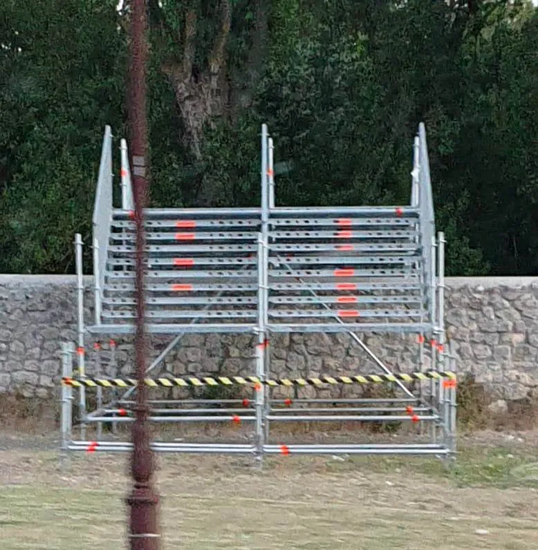 Instaladas las escaleras de evacuación para el Parral