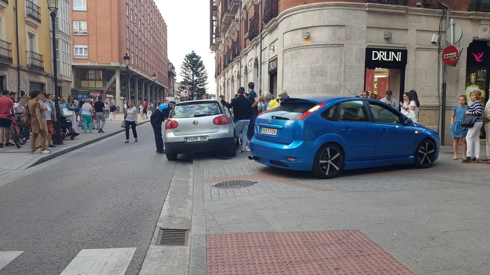 Un hombre resulta herido en un accidente en la calle Santander