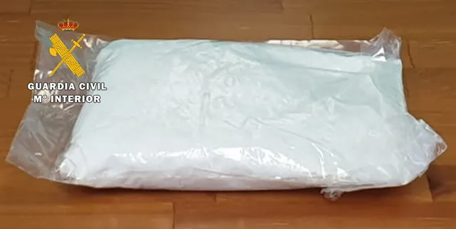 Detienen a dos personas en Las Merindades por transportar un kilo de ‘speed’ escondido en un vehículo