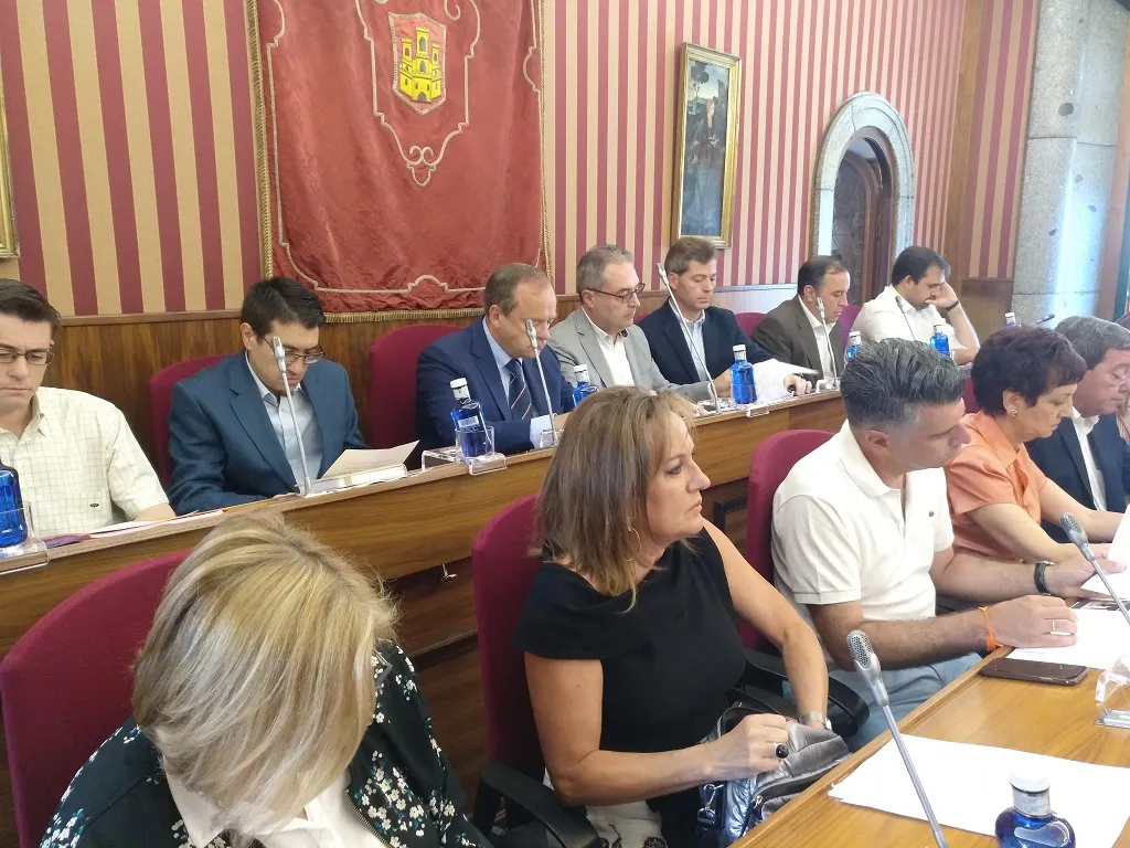 El PSOE denuncia que el anterior alcalde dejó facturas sin firmar por valor de 29.000 euros
