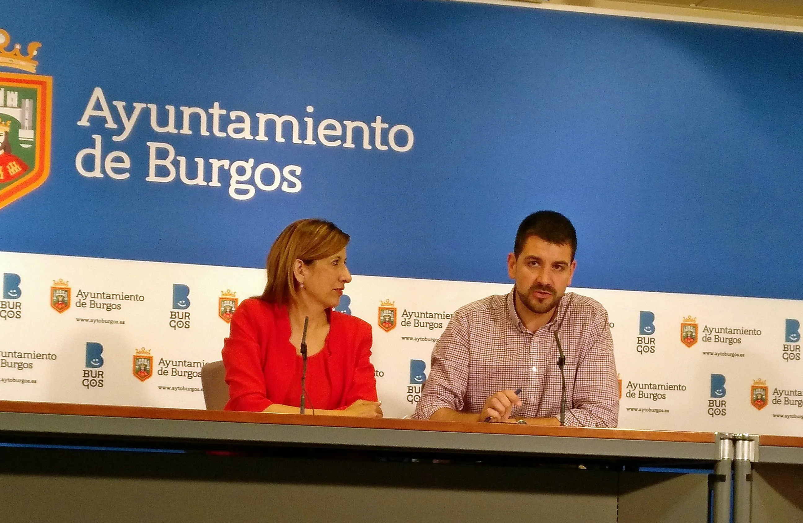 Carpintero solicita un informe para aclarar el error de las retribuciones a los concejales liberados