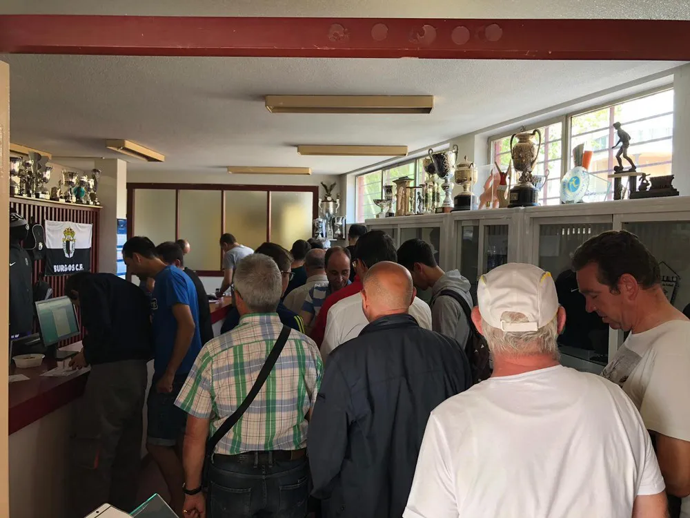 Fútbol Burgos: El Burgos supera su techo de socios en Segunda B y alcanza los 3.352