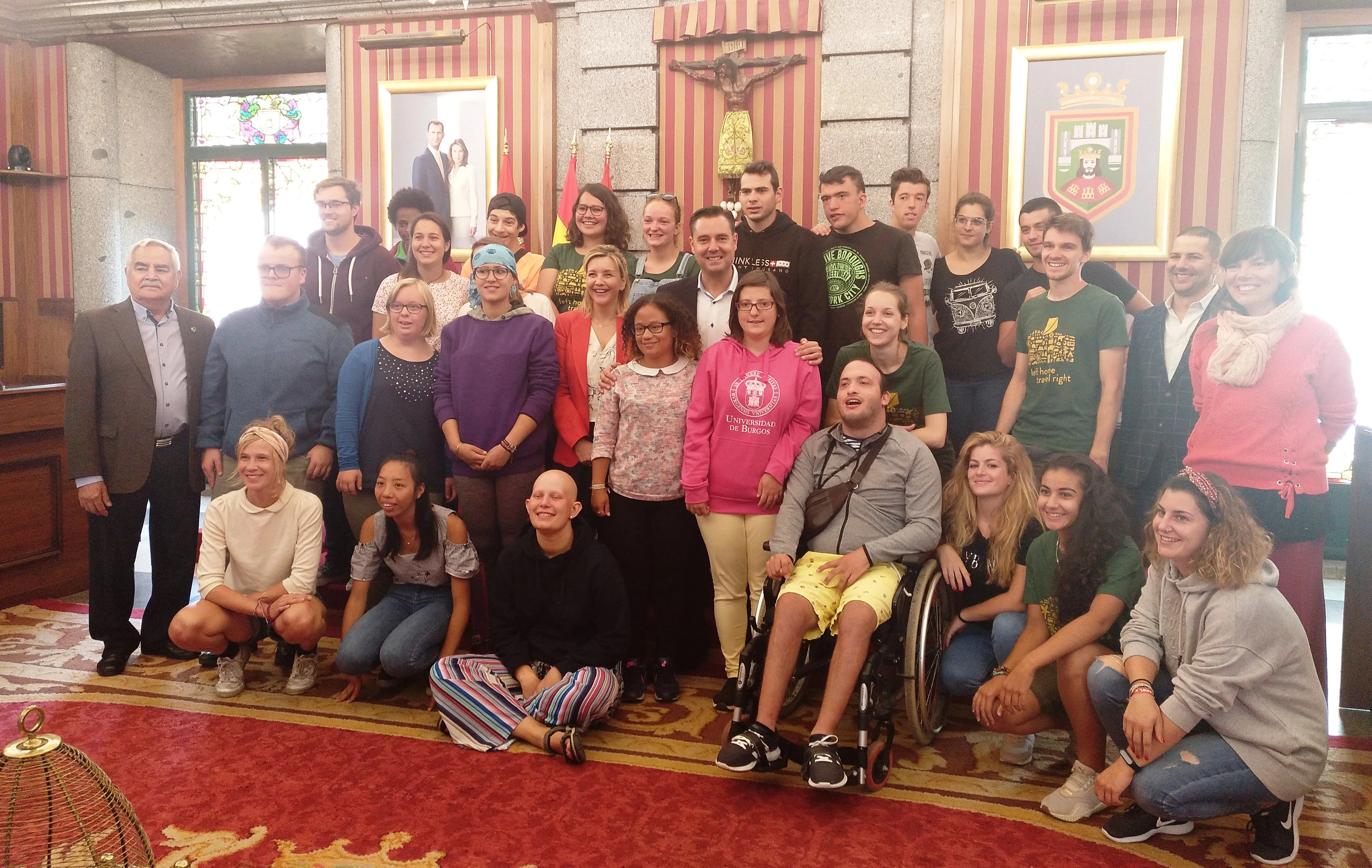 De la Rosa recibe a los jóvenes belgas y burgaleses que participan del proyecto europeo The Talent Journey