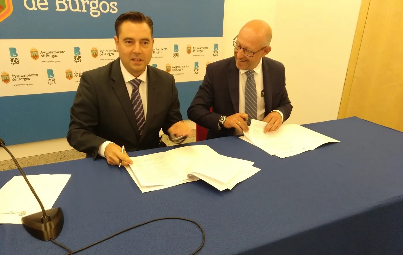 El Ayuntamiento y el Aparejadores Rugby sellan un nuevo convenio de patrocinio
