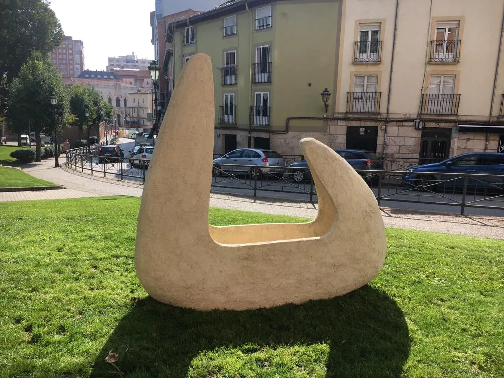 Una nueva escultura de Carlos Armiño para la ciudad