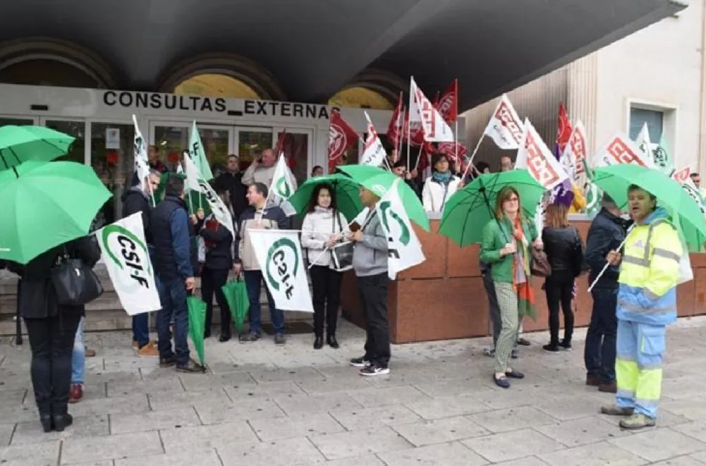 Los sindicatos amenazan con movilizaciones si no se implantan las 35 horas para los empleados públicos