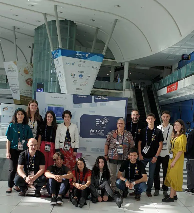 Tres jóvenes burgaleses presentan sus investigaciones en Abu Dhabi