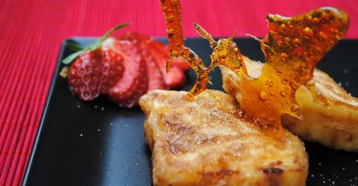 Aprende a cocinar leche frita con Cantharellus cibarius, tierra de galleta y sopa de frutos rojos