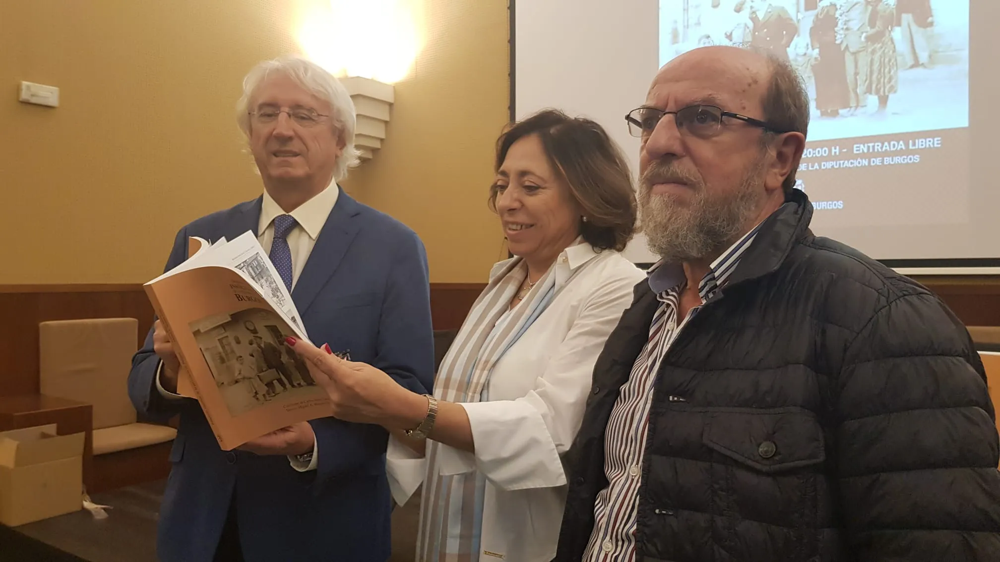 Sainz Varona compila en un libro una colección de fotos de la vida de la provincia en la primera mitad del siglo XX