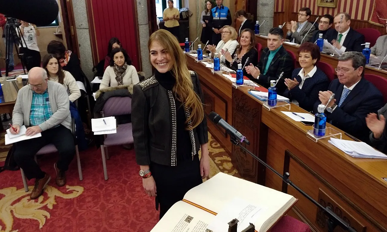 Carolina Álvarez toma posesión como nueva concejala del Grupo Popular