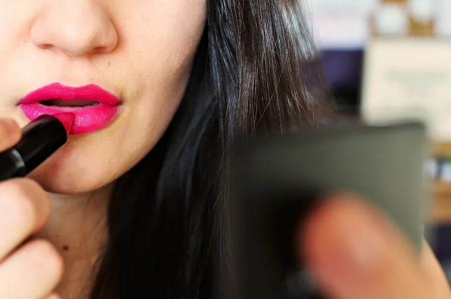 Una mala conservación de los productos de belleza puede salir muy caro: Encuentran superbacterias en más de nueve de cada diez