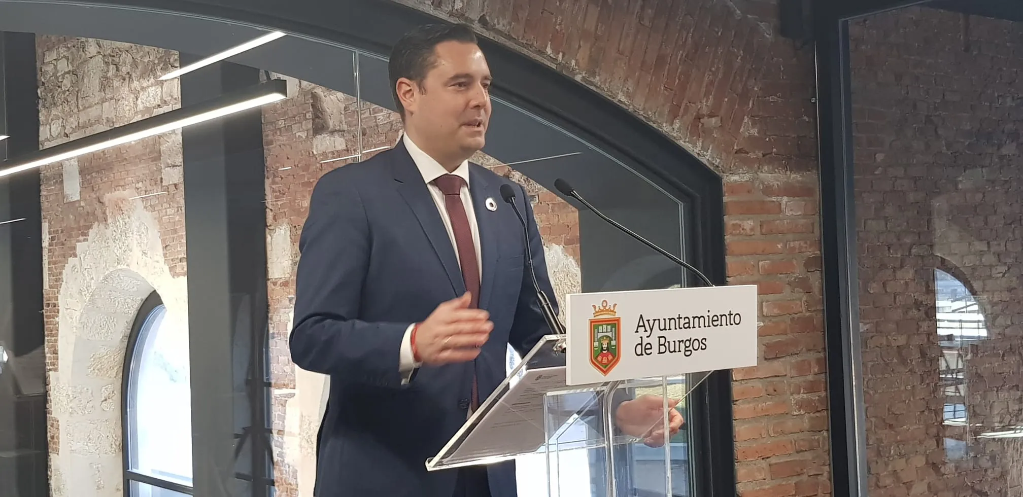 De la Rosa valora el logro de invertir 9,2 millones en seis meses de labor de Gobierno