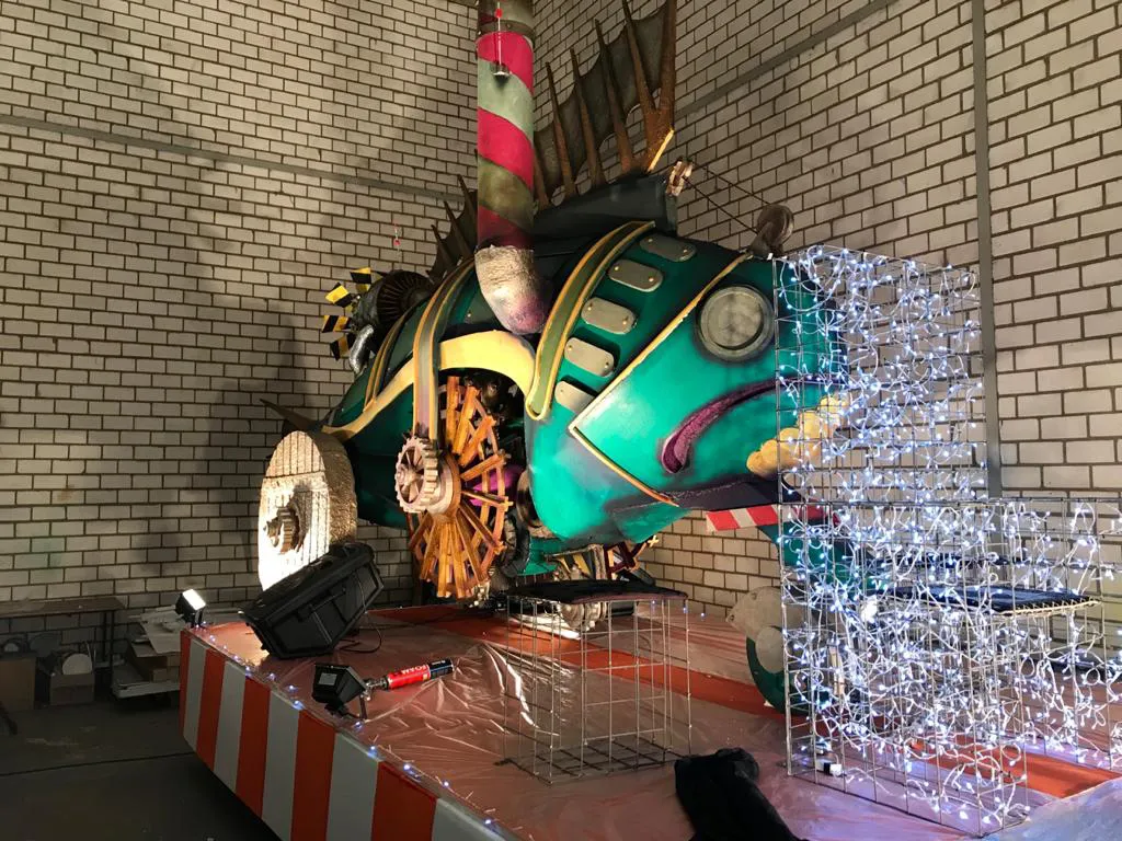 Los Reyes Magos ultiman su llegada a Burgos y entraran montados en las carrozas de los Artistas de Gamonal