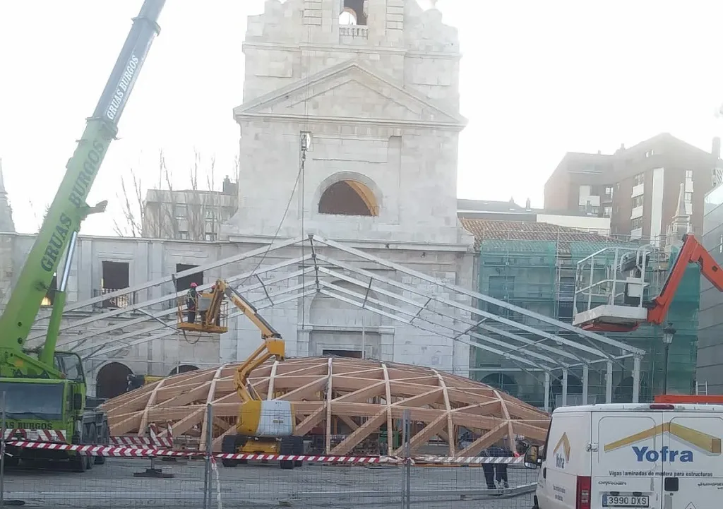 La nueva cubierta del claustro del Monasterio de San Juan ya está colocada